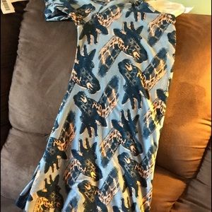 Size small perfect t