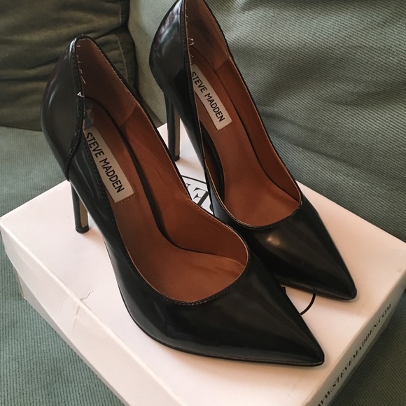 Steve Madden black pointed toe heels size 6.5