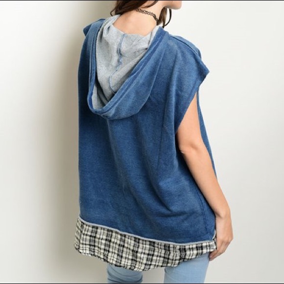 ❗️CLEARANCE❗️Slouchy Chambray Denim Vest Top - Picture 2 of 3