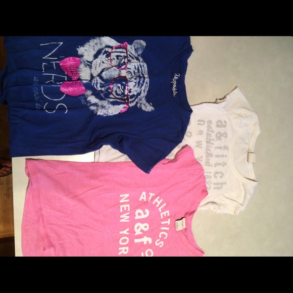 Arocrombie T's kids one Aeropostale