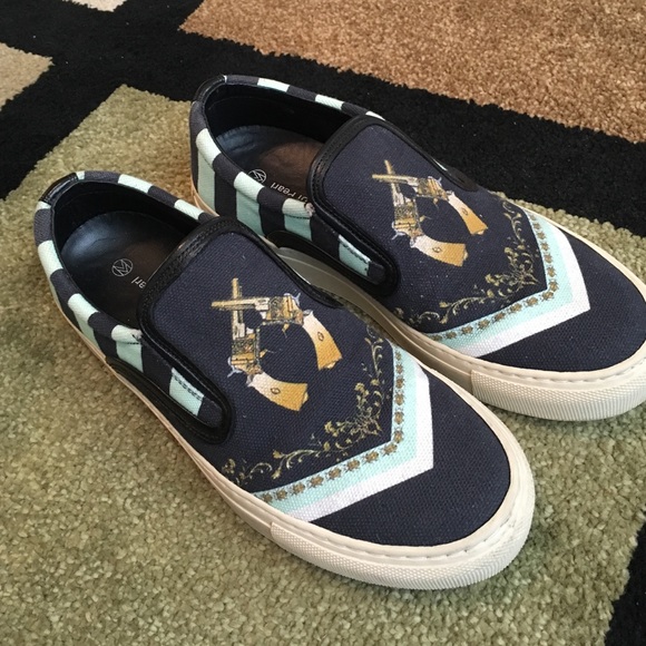 Mother of pearl slip on sneaker size 5