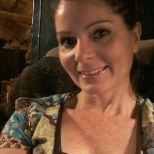 Meet your Posher, Carrie