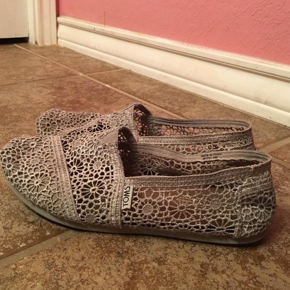 Toms - Picture 2 of 3