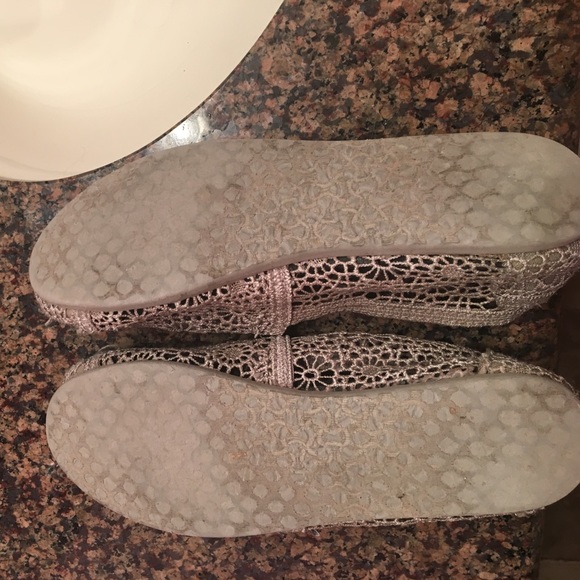 Toms - Picture 3 of 3