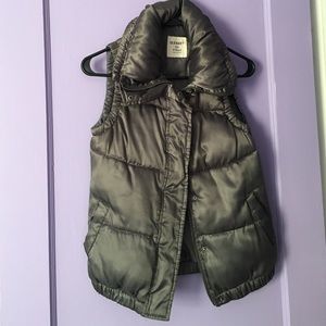 Grey puffy vest