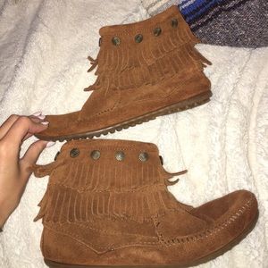 Minnetonka short moccasin boots