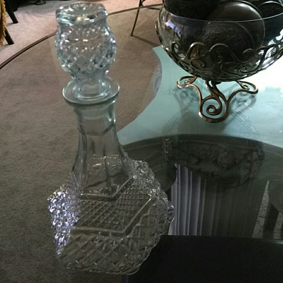BEAUTIFUL ANTIQUE GLASS DECANTER - Picture 2 of 4