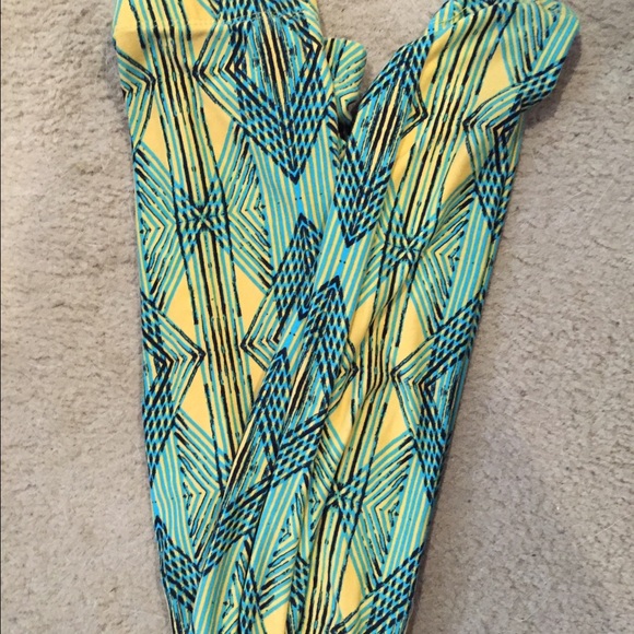 LuLaRoe girls large leggings never worn