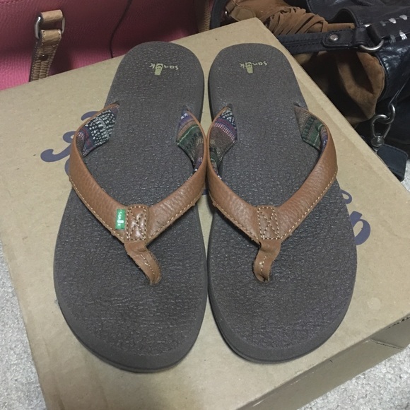Sanuk sandals
