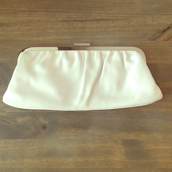 🆕White leather clutch w/silver clasp from Express - Picture 1 of 4