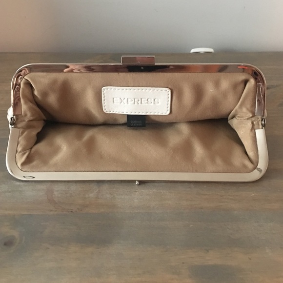 🆕White leather clutch w/silver clasp from Express - Picture 2 of 4