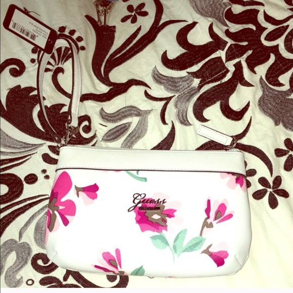 NWT Guess floral wristlet!!!