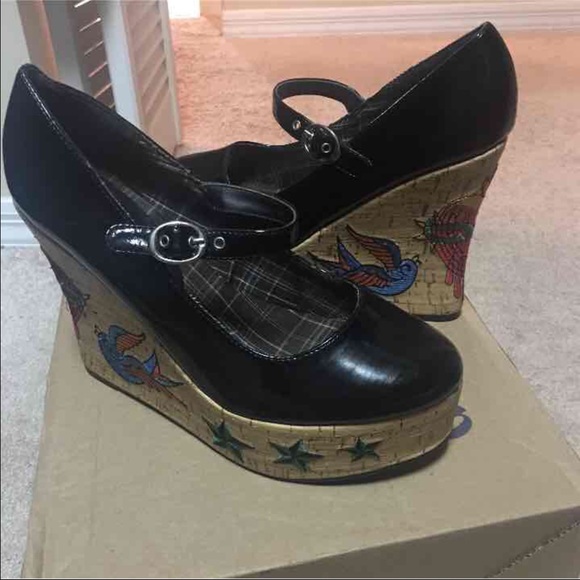 Penthouse cork wedge pumps