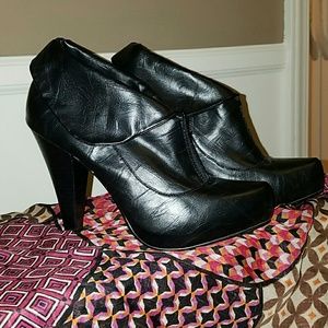 Doll House Platform booties with heel !!