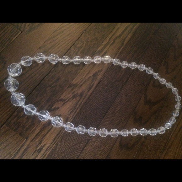 Club Monaco bead necklace