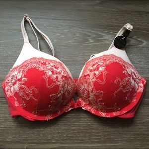 Victoria's Secret Plunge Bombshell Bra