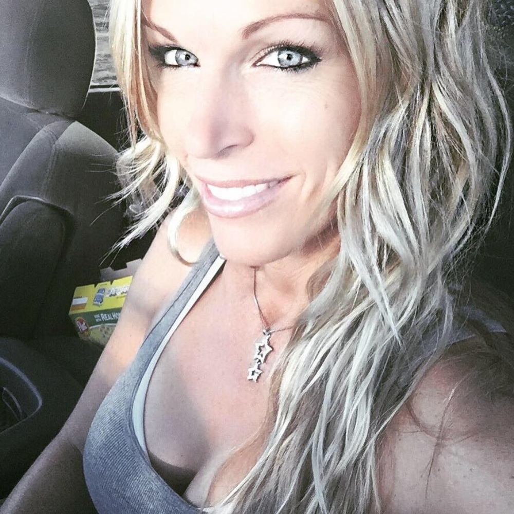 Meet your Posher, Corry