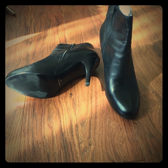 Nine West Black Leather Heeled Boots