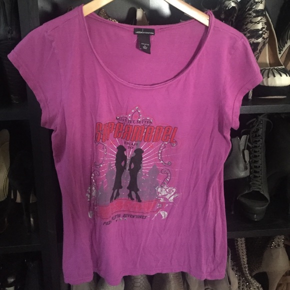 Purplish pink vs supermodel tee