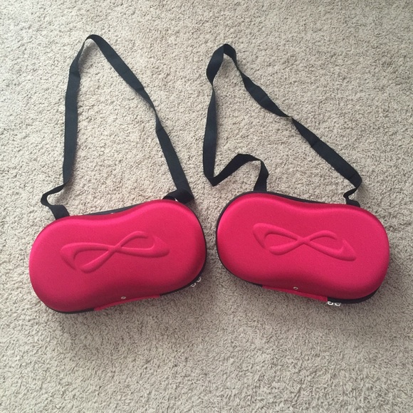 2 red Nfinity shoe cases - Picture 1 of 4