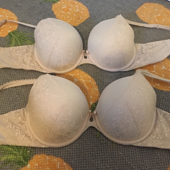 LAST CHANCE!! 2 VS Body perfect shape bras