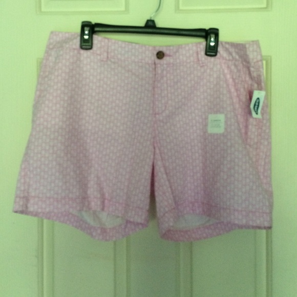 5" Pineapple printed shorts