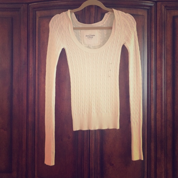 Abercrombie Ivory Cable Knit Sweater
