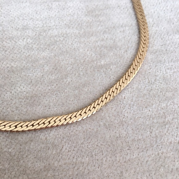 LAST ONE!! Gold Chain Choker Necklace - Picture 4 of 4