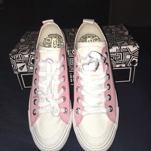 Breast Cancer tennis shoes