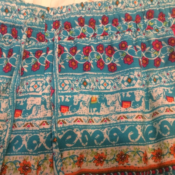 Shorts - Picture 3 of 3