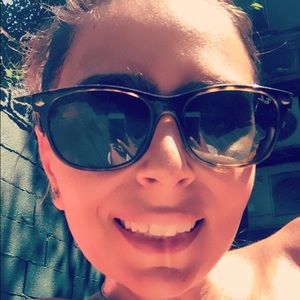 Meet your Posher, Andriani