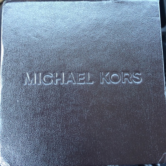 Watch - Picture 3 of 3