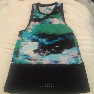 Lululemon Vent it Tank!