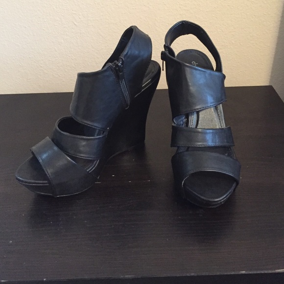 Size 8. Charlotte Russe Wedges