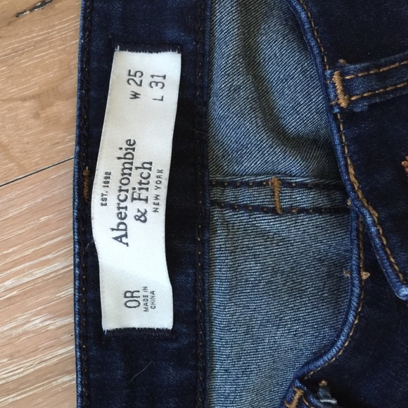 A & F Skinny Jeans - Picture 2 of 4