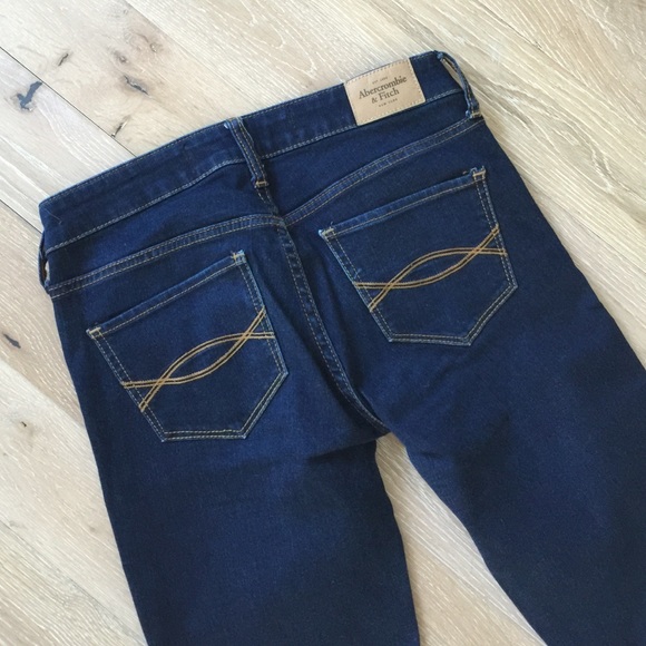 A & F Skinny Jeans - Picture 3 of 4