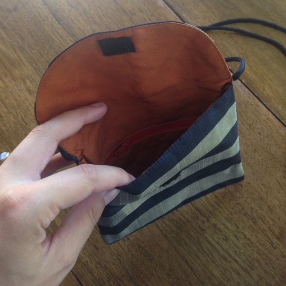 Small Purse - Picture 2 of 2