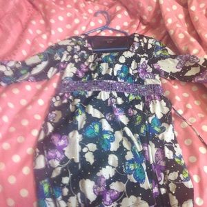 Cute butterfly top cute with leggings or jeans