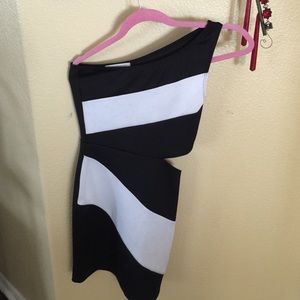 Geo dress black and white