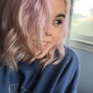 Meet your Posher, Kenzie