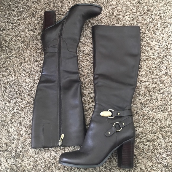Tahari Boots