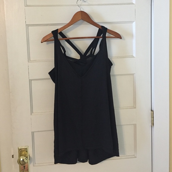 Lululemon workout top with built in bra