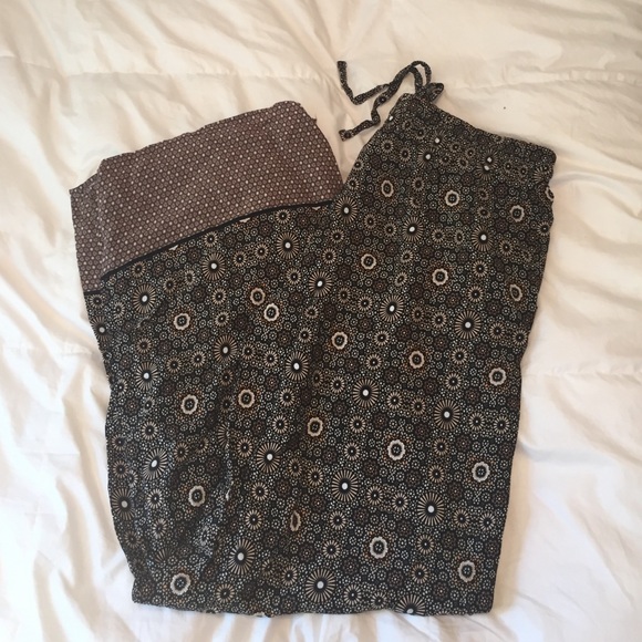 FOREVER 21 flowy floral patterned pants