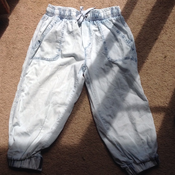 Acid washed like cute capris