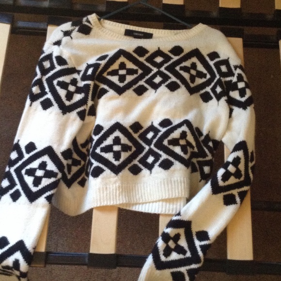Crop top sweater