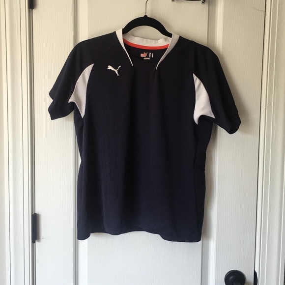 Athletic shirt