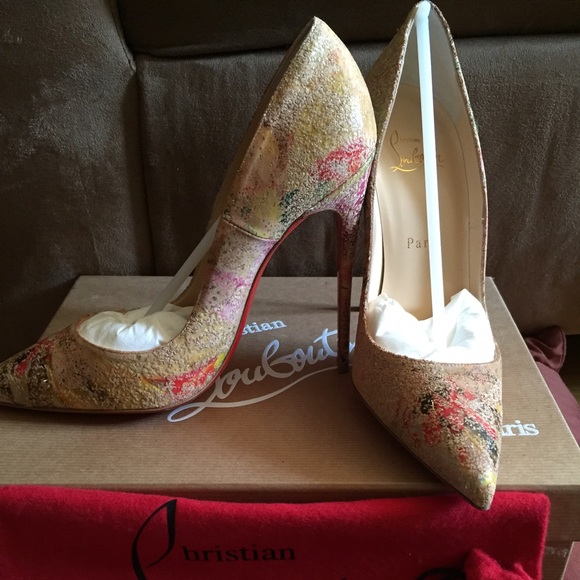 Christian Louboutin So Kate Pumps - Picture 1 of 4