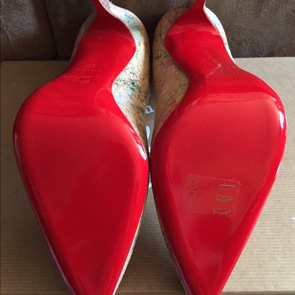 Christian Louboutin So Kate Pumps - Picture 2 of 4