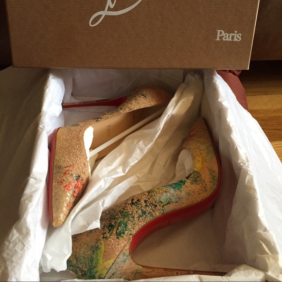 Christian Louboutin So Kate Pumps - Picture 4 of 4