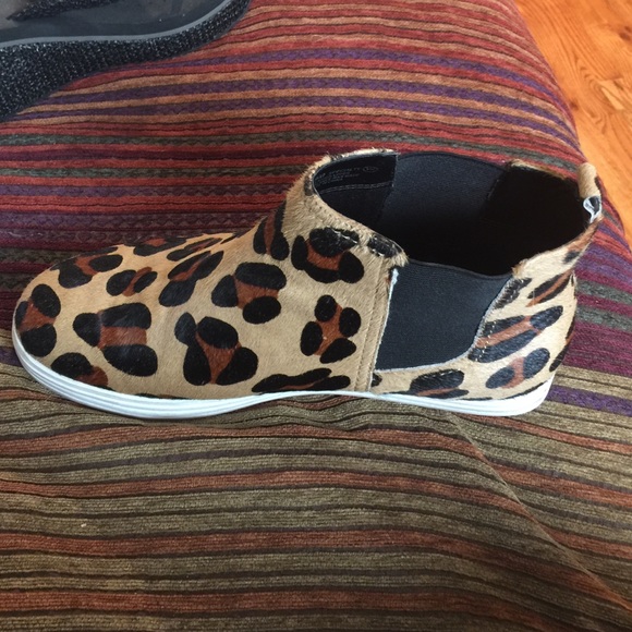 AEROSOLES SNEAKERS